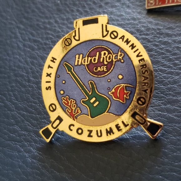3 piece Hard Rock Cafe pins/ Drum set inspired - Picture 4 of 4